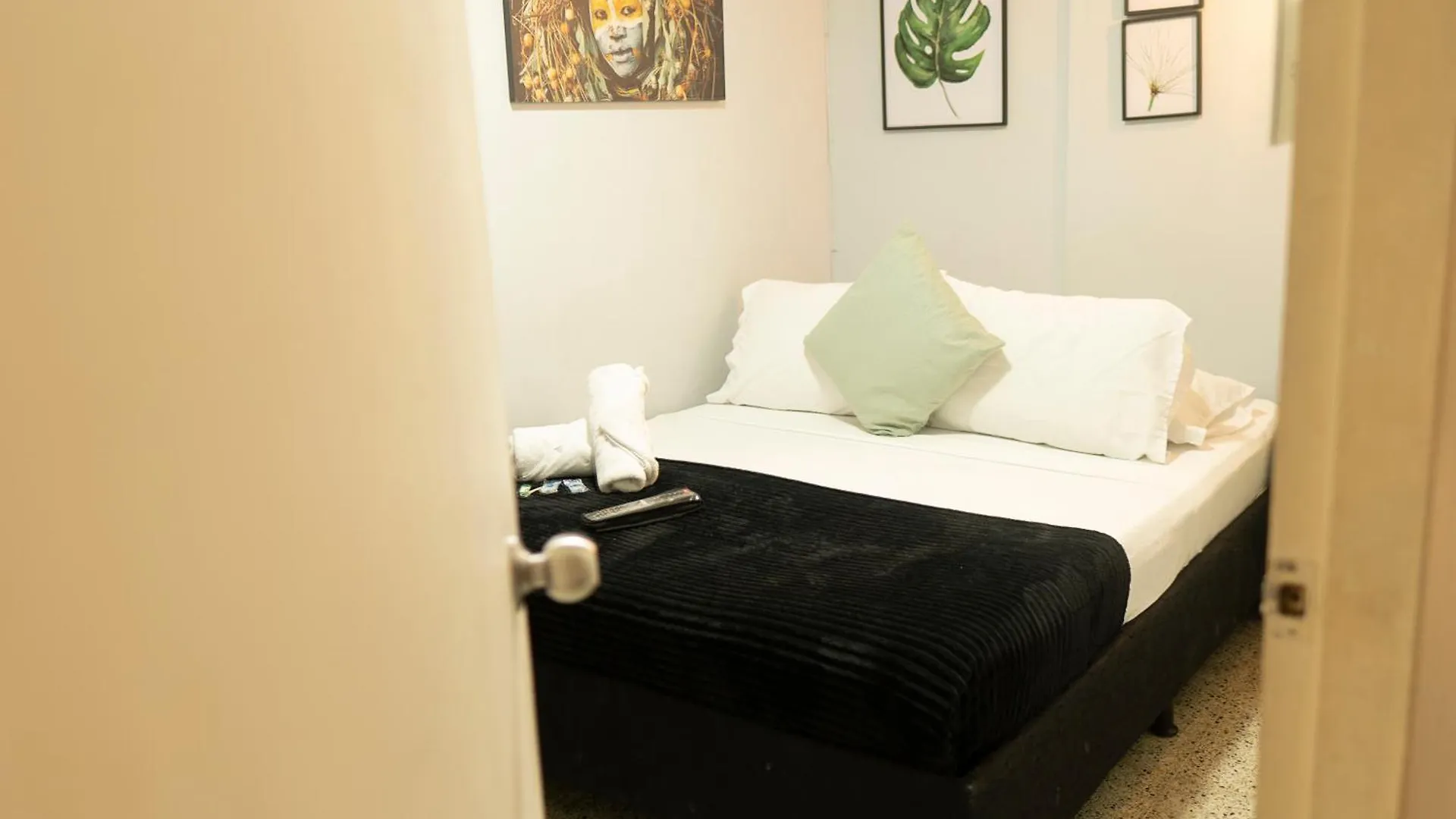 Africa House-Casa Hotel Laureles-La70 Medellin Guest house