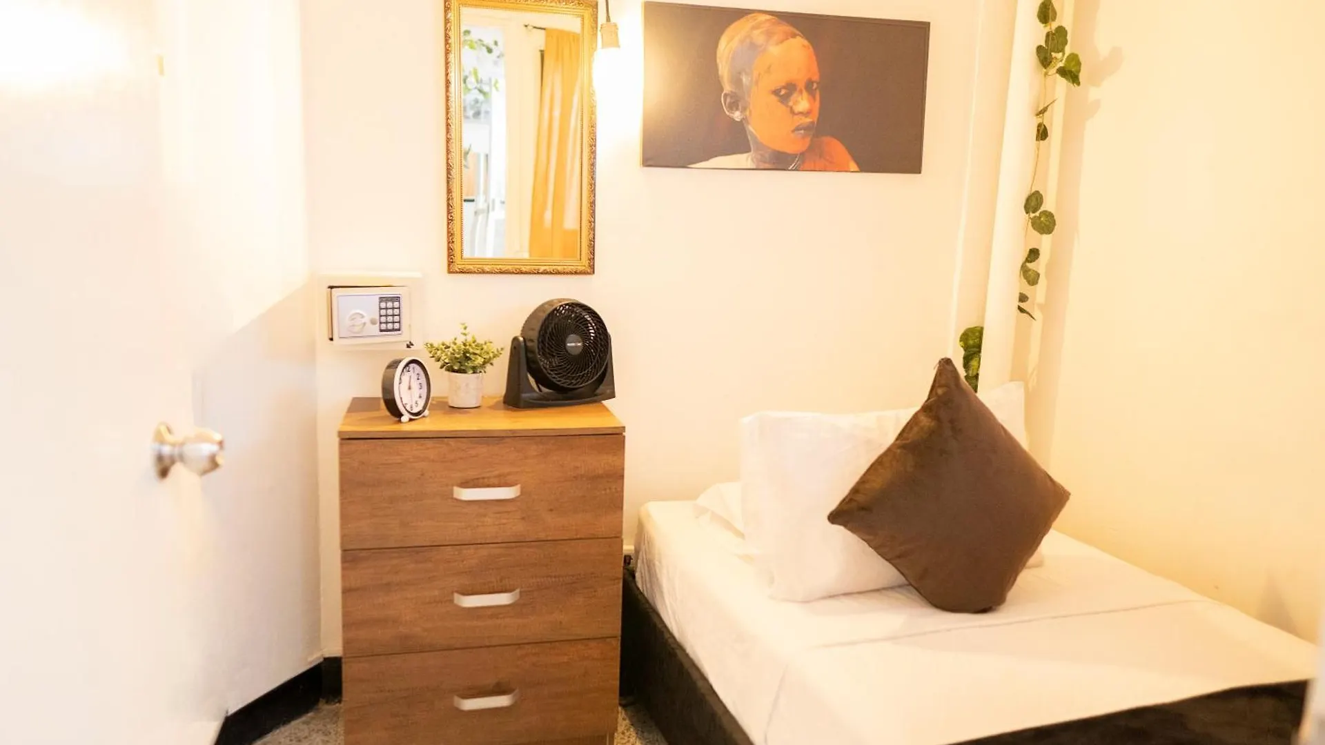 Africa House-Casa Hotel Laureles-La70 Medellin 3*,  Colombia