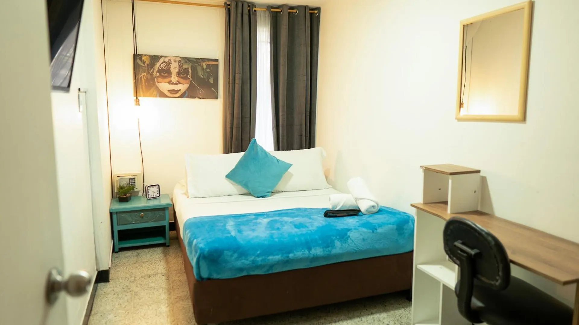 Guest house Africa House-Casa Hotel Laureles-La70 Medellin