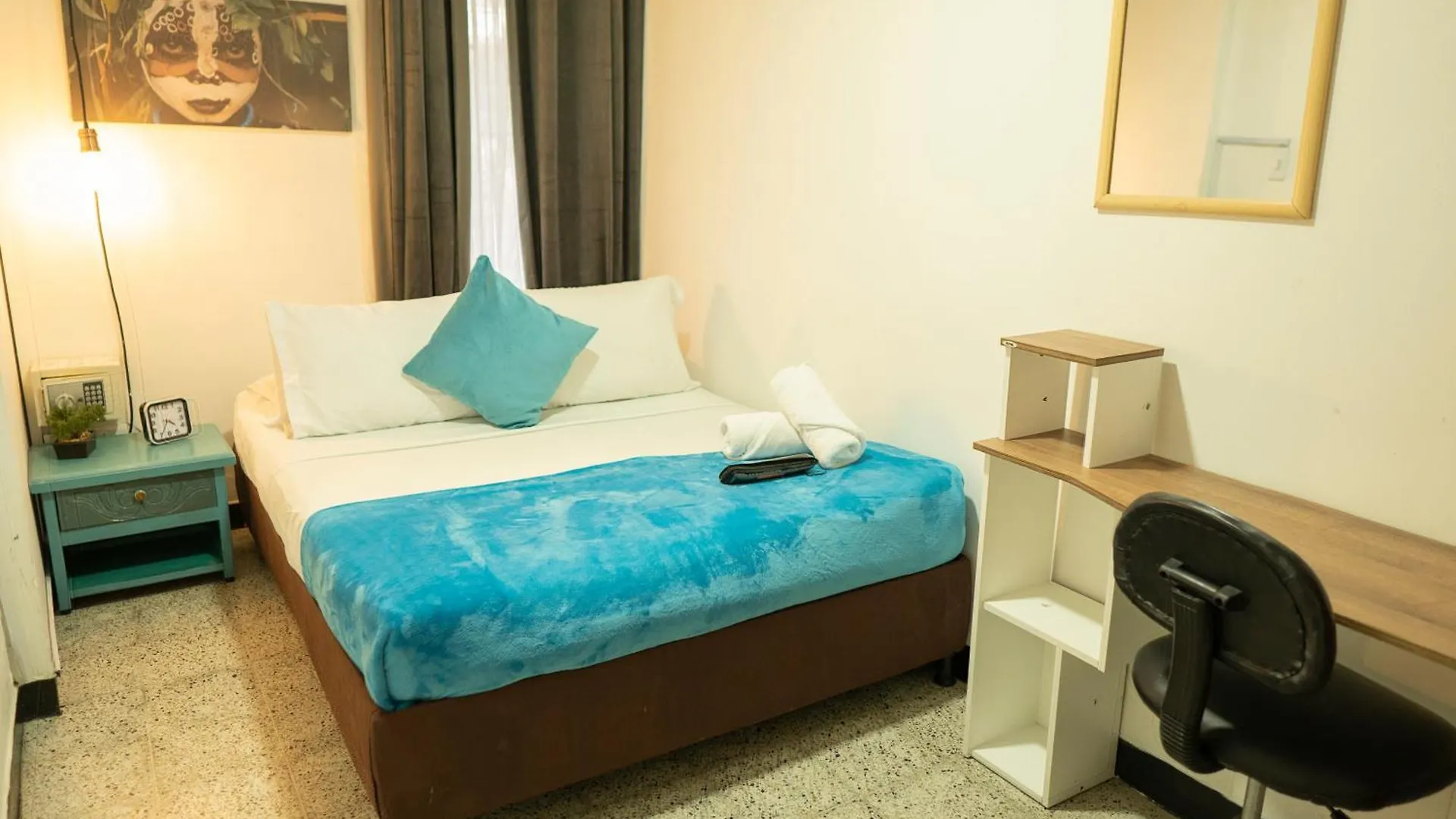 Africa House-Casa Hotel Laureles-La70 Medellin