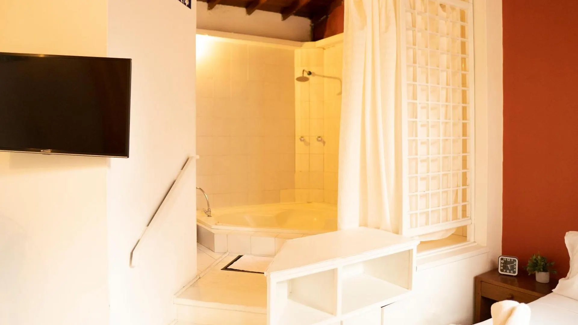 Guest house Africa House-Casa Hotel Laureles-La70 Medellin