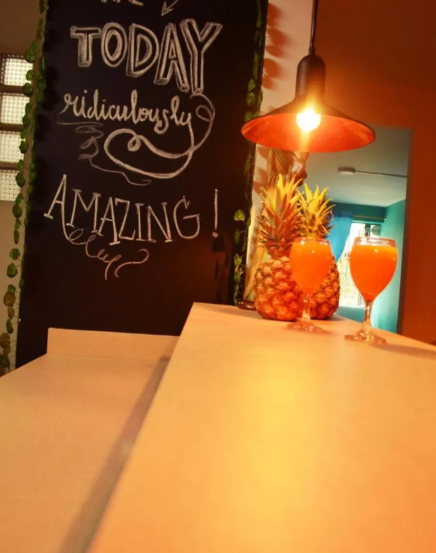 Africa House-Casa Hotel Laureles-La70 Medellin Guest house