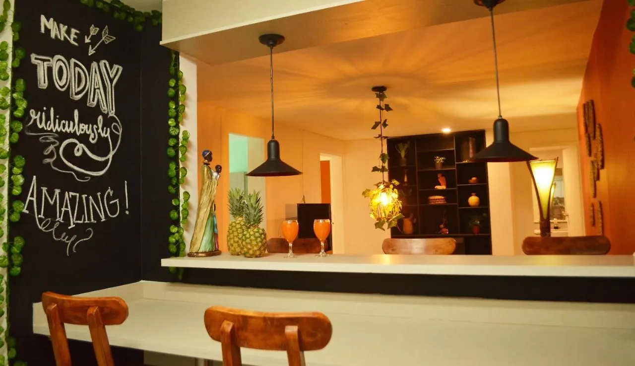 Africa House-Casa Hotel Laureles-La70 Medellin Guest house